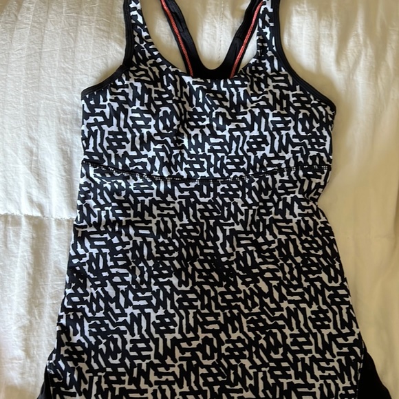 Lululemon Size 4 yoga top - Picture 1 of 2